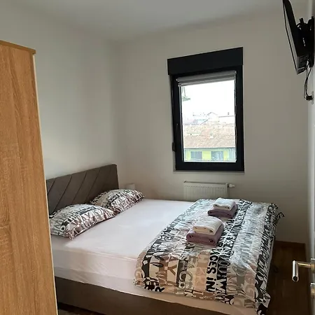 Diksi Sa Podzemnom Garazom Apartment *