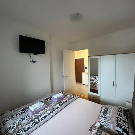 Diksi Sa Podzemnom Garazom *