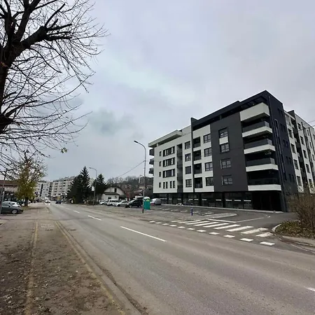 Diksi Sa Podzemnom Garazom Apartment *